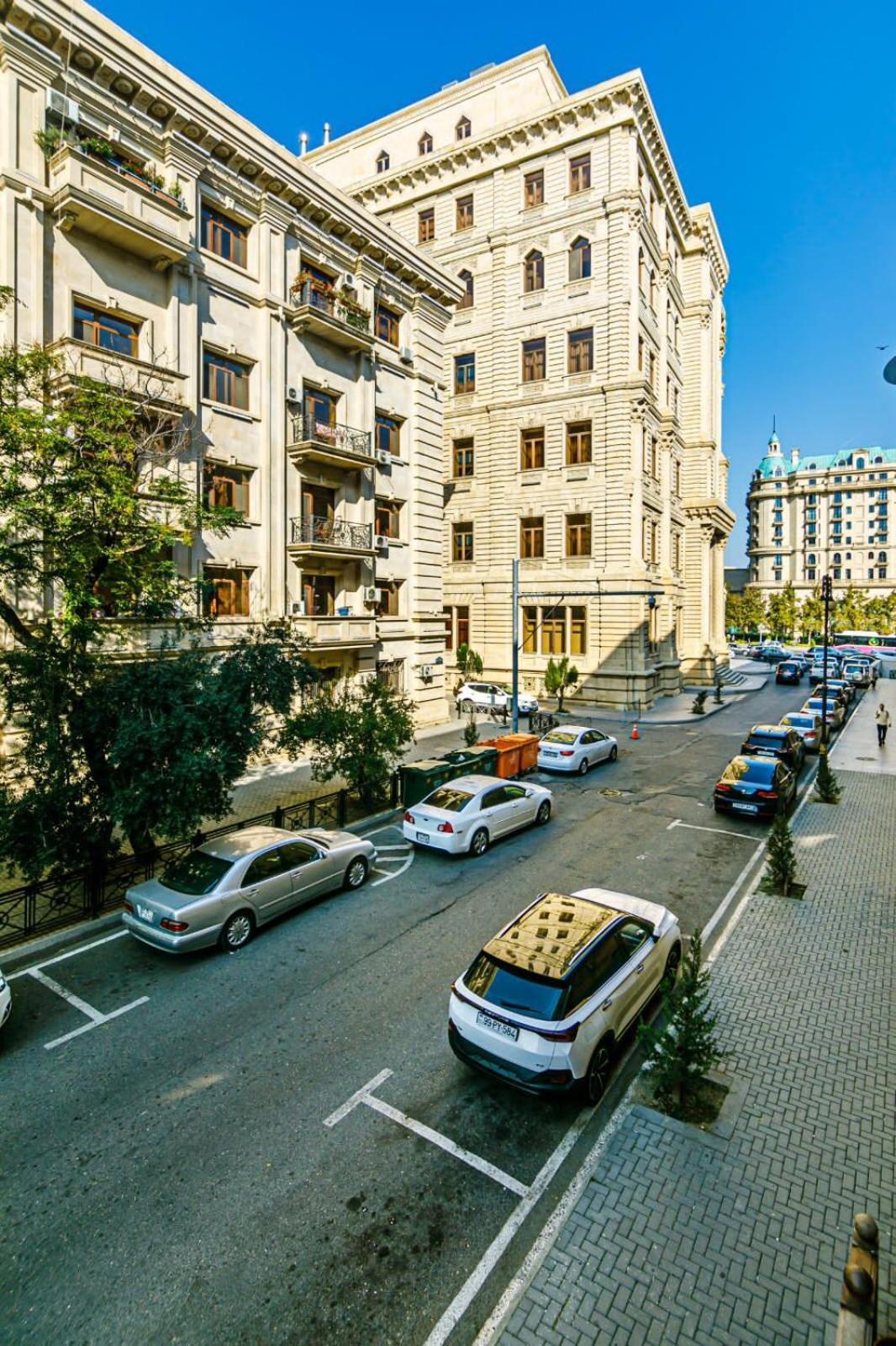 Azneft Square Deluxe Apartment Bakü Dış mekan fotoğraf